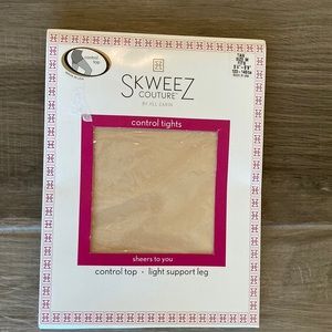 NWT Skweez M control top light support tan pantyhose